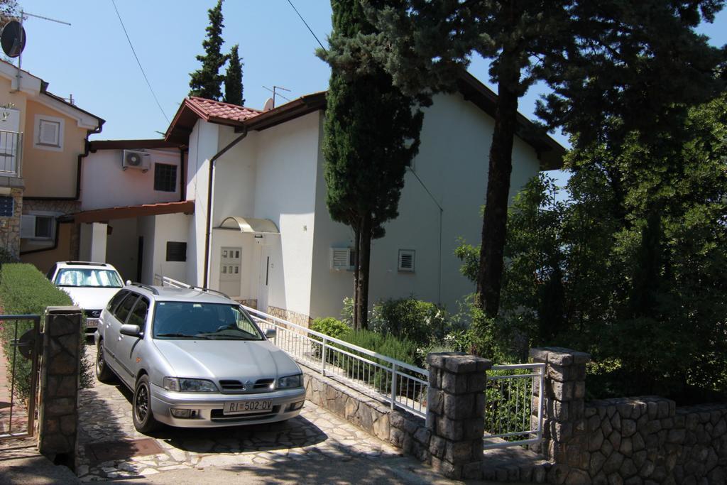 Apartments Bruno Njivice Exterior foto